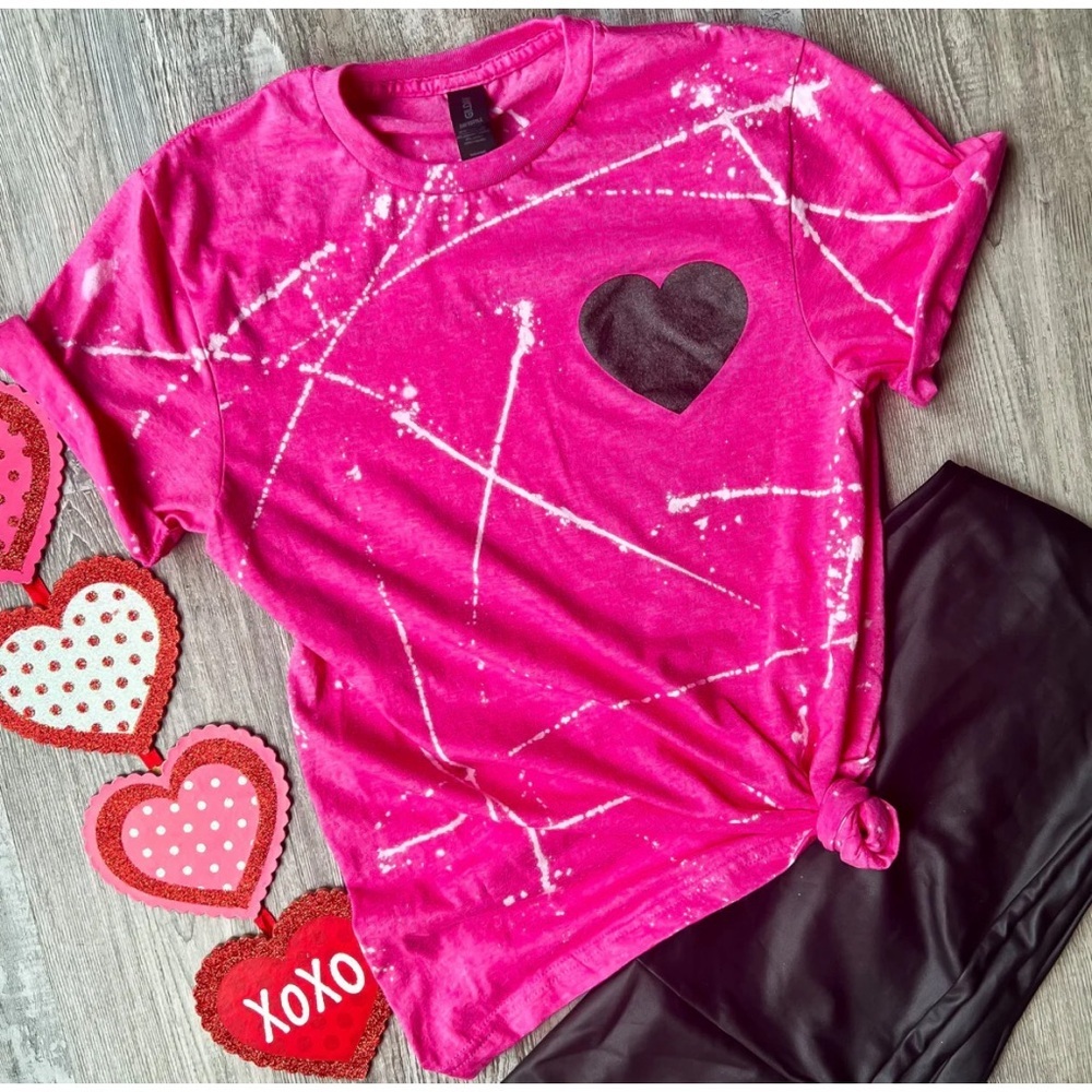 Boutique BLEACH-SPLATTERED BLACK HEART HOT PINK TEE